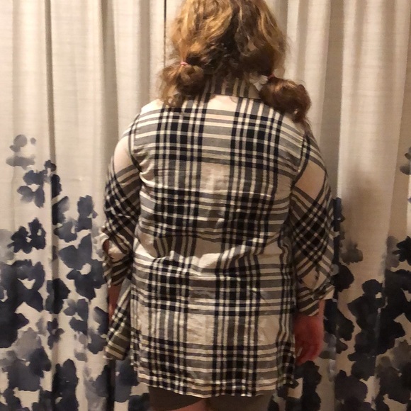 Paper white Plaid top - Picture 2 of 2